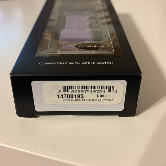 New in Box COACH Apple Watch Band 38/40/41mm - Picture 2 of 3